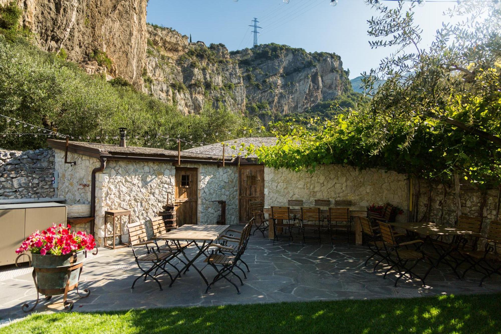 Aktivhotel Santalucia Torbole Sul Garda Kültér fotó